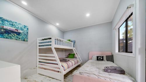 Titirangi Apartment | Home Away From Home