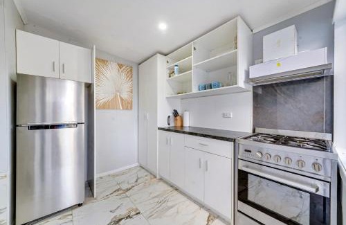 Titirangi Apartment | Home Away From Home
