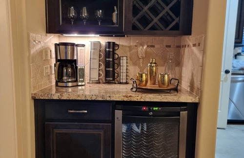 Washington Ave./ Memorial Park House | Home Away from Home