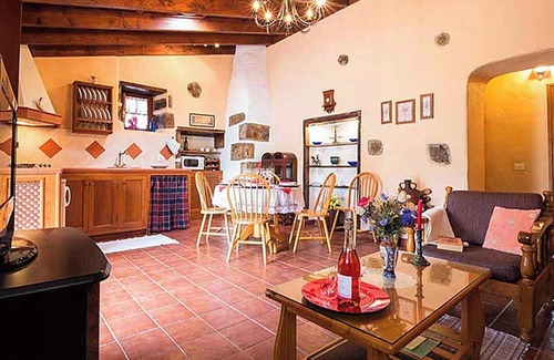 San Cristobal de La Laguna House | Homerez - House with Pool and Sea View - La Laguna