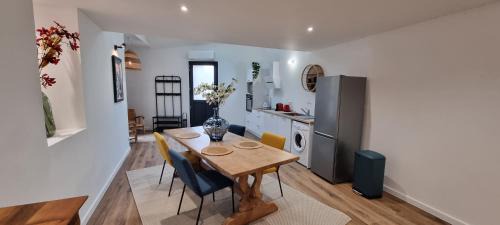 Viviers House | HOME ET HOLIDAY Le Viognier