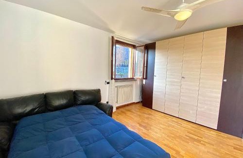 Cologno Monzese Apartment | Home graziosa, in coorte interna tranquilla, con parcheggio gratuito privato e metropolitana Cologno Monzese