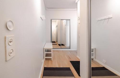 Punavuori Apartment | Home in Design District - Keybox check-in, Balcony, Netflix
