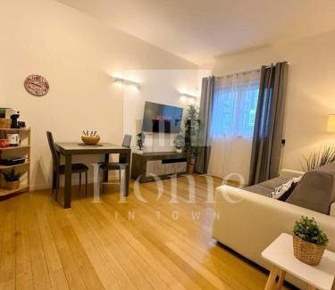 Centro Direzionale Apartment | Home In Town - Porta Nuova District