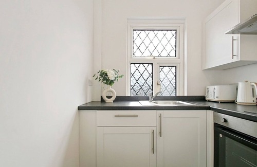 Leeds House | Home in Woodhouse, Leeds | Free Parking|Free WiFi