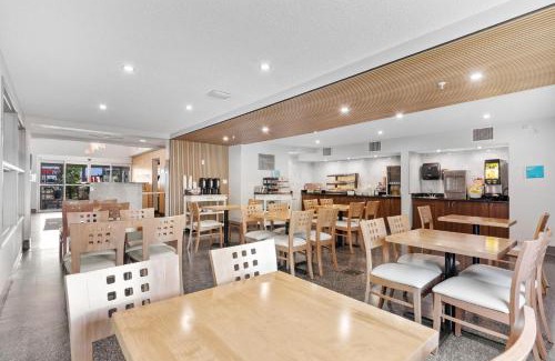 Lloydminster Hotel | Home Inn and Suites Lloydminster