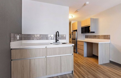 Lloydminster Hotel | Home Inn and Suites Lloydminster