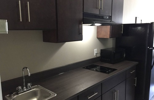 Southwind Hotel | Home Inn and Suites