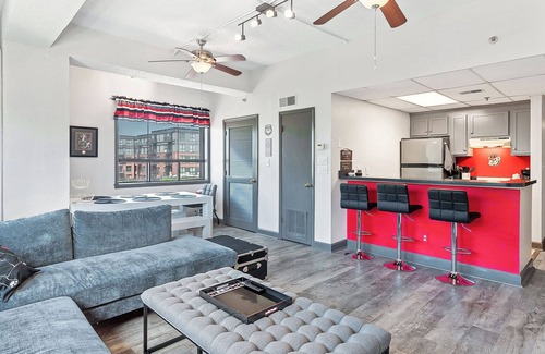 Athens Condo | Home is Where the Arch is Across From Uga!