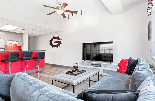 Athens Condo | Home is Where the Arch is Across From Uga!