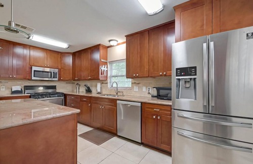 Westbury House | Home Near Downtown/Medical Center/NRG/Galleria