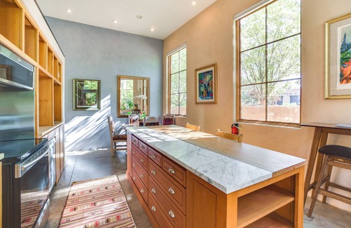 South Capitol Cottage | Home Near Santa Fe Plaza w/Patio!