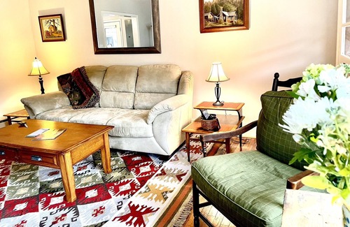 Burnsville House | Home on 10 Acres - Easy Access - SUPER CLEAN - Burnsville - Pensacola