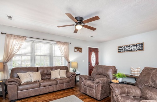 Pickens House | Home on 6 acres π with creek. 5min to downtown Pickens, close to Table Rock π