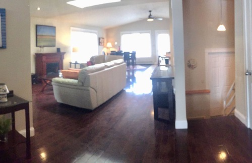 Charlottetown House | Home on Edinburgh with 4 Bedrooms and 3 full Bathrooms