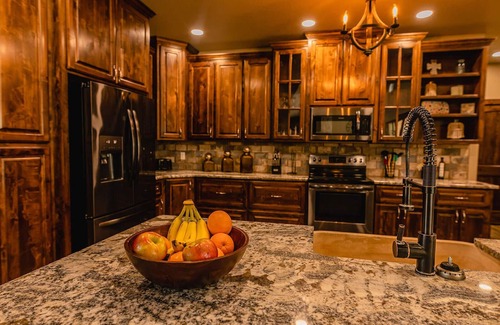 Sabinal House | Home on the Range @ Buchanan Vacation - On Golf Course, POOL & FREE RIVER ACCESS