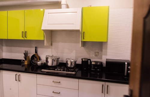 D.H.A. Apartment | Home plus apartment 2 modern and just three minutes walk from the beach