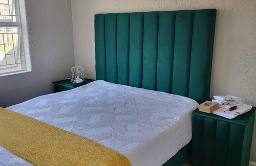 Weltevredenpark House | HOME STAY APARTMENT IN WELTERVREDEN PARK