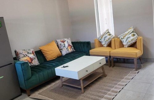 Weltevredenpark House | HOME STAY APARTMENT IN WELTERVREDEN PARK