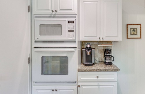 Harbor Beach House | Home w/Lanai, Close to Beaches in Fort Lauderdale