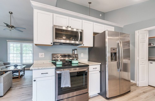 Downtown House | Home w/Pet-Friendly Yard, 1 Mi to Dtwn Raleigh!