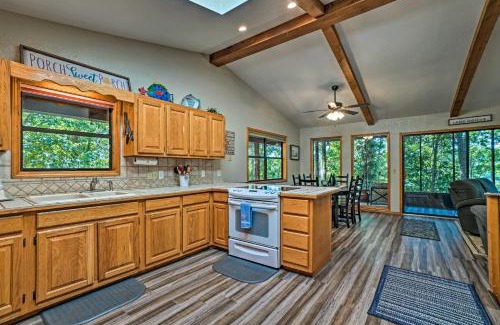 Arrow Point House | Home with Large Deck on Table Rock Lake!