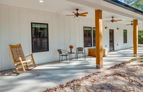 Brookeland House | Home with Pool Access Fishing at Lake Sam Rayburn!