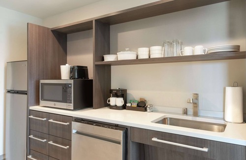 Warner Center Hotel | Home2 Suites By Hilton Woodland Hills