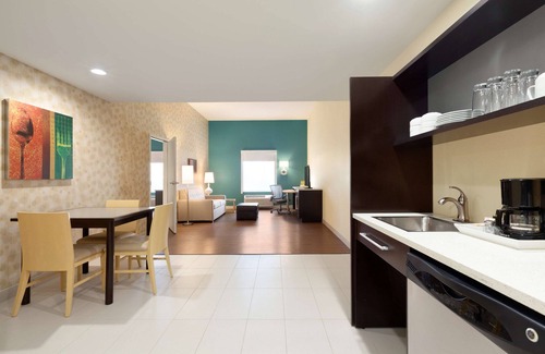 Biggs Field Hotel | Home2 Suites by Hilton El Paso Airport, TX