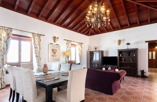 La Ampuyenta Villa | Home2Book Finca Dos Ruedas