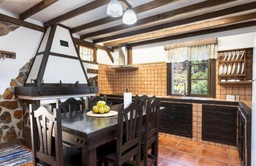 Cueva del Viento Ski Chalet | Home2Book Icod Rural Escape Pool BBQ