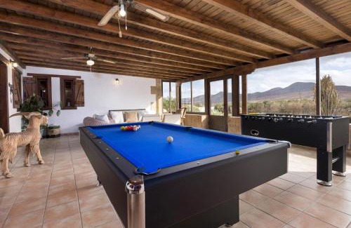 Puerto del Rosario Villa | Home2Book Serenity Villa with Private Pool