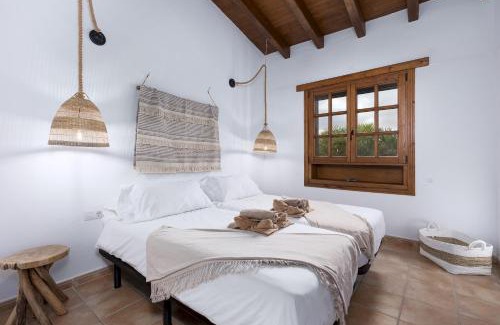 Puerto del Rosario Villa | Home2Book Serenity Villa with Private Pool