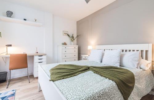 Ingenio Apartment | Home2Book Stylish & Bright Bakea Apartment