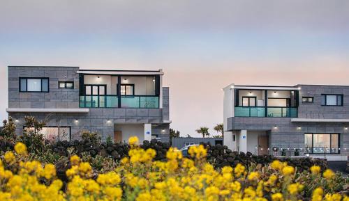 Hallim House | Homechee Poolvilla