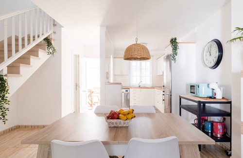 El Medano Ski Chalet | HomeForGuest Casa Da Roca Médano Beach House