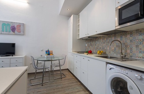 Casco Historico de Arucas Ski Chalet | HomeForGuest Cozy Loft with Parking next to the Cathedral of Arucas