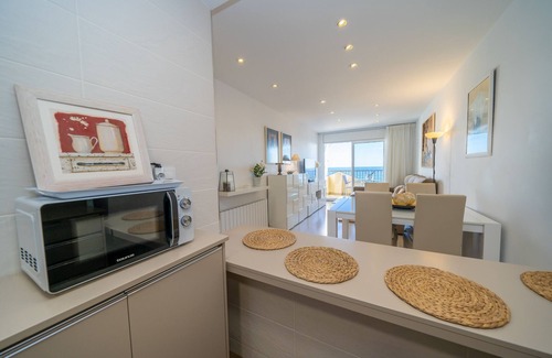 Pineda de Mar Apartment | HomeHolidaysRentals Bluemar-Costa Barcelona