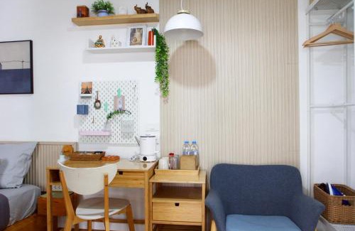 Lat Krabang Ski Chalet | Homeku Guesthouse Room 4 Cozy Stay Close to Suvarnabhumi Airport