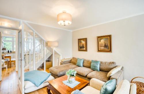 Ferndale House | Homely 4 Bedroom House in Brixton