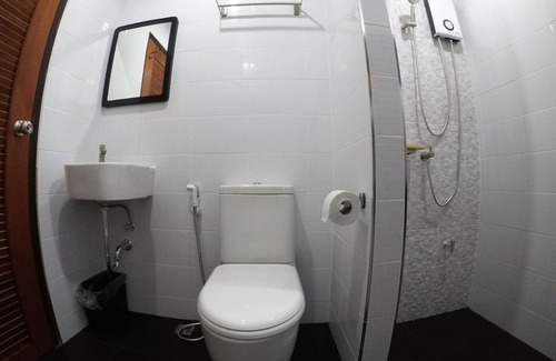 Thapae Hotel | Homely and Peaceful Place in Central Location of Chiang Mai (FREE bicycle)