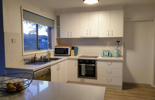 Bell Post Hill House | Homely Getaways Bell Post Hill - Pet Friendly