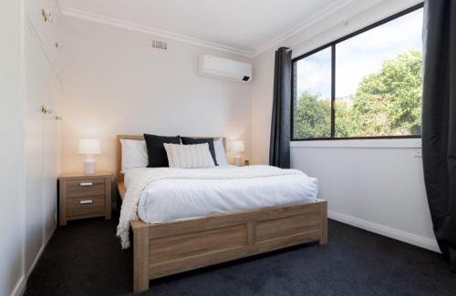 Riverside Apartment | Homely Hideaway with Parking & WiFi