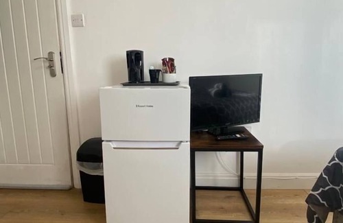 Sudbury Apartment | Homely studio flat