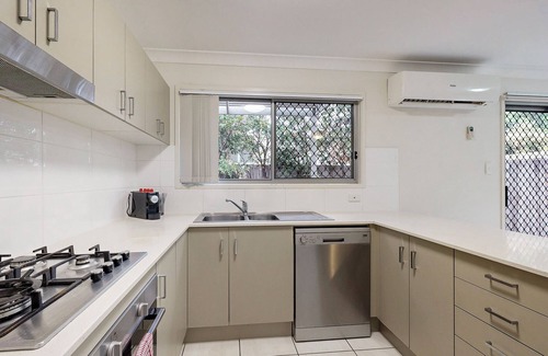 North Lakes House | Homely & Welcoming in Mango Hill