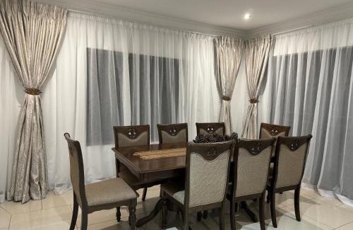 Carletonville House | HomelyVest Guesthouse