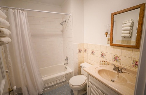 Searsport Hotel | Homeport Inn and Tavern