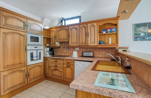 Saint-Jacut-de-la-Mer Apartment | Homerez - Apartment in Saint-Jacut