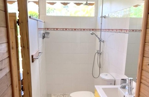 Perinet House | Homerez - Amazing bungalow 1 km away from the beach for 2 ppl. with shared pool