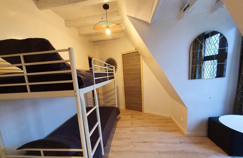 Vernou-sur-Brenne Apartment | Homerez - Apartment in Vernou-sur-Brenne